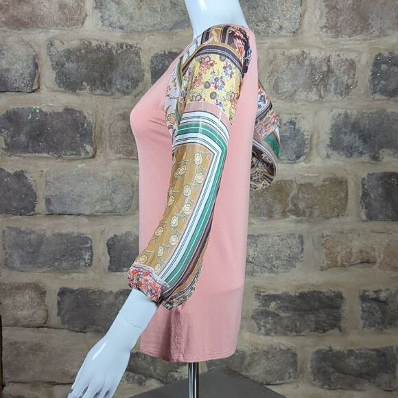 Les Amis Top Woman's Size Small Pink Raglan Sheer Sleeves Boho Print 3/4 Sleeve - Picture 9 of 14